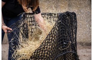 Support de remplissage pour filet à foin